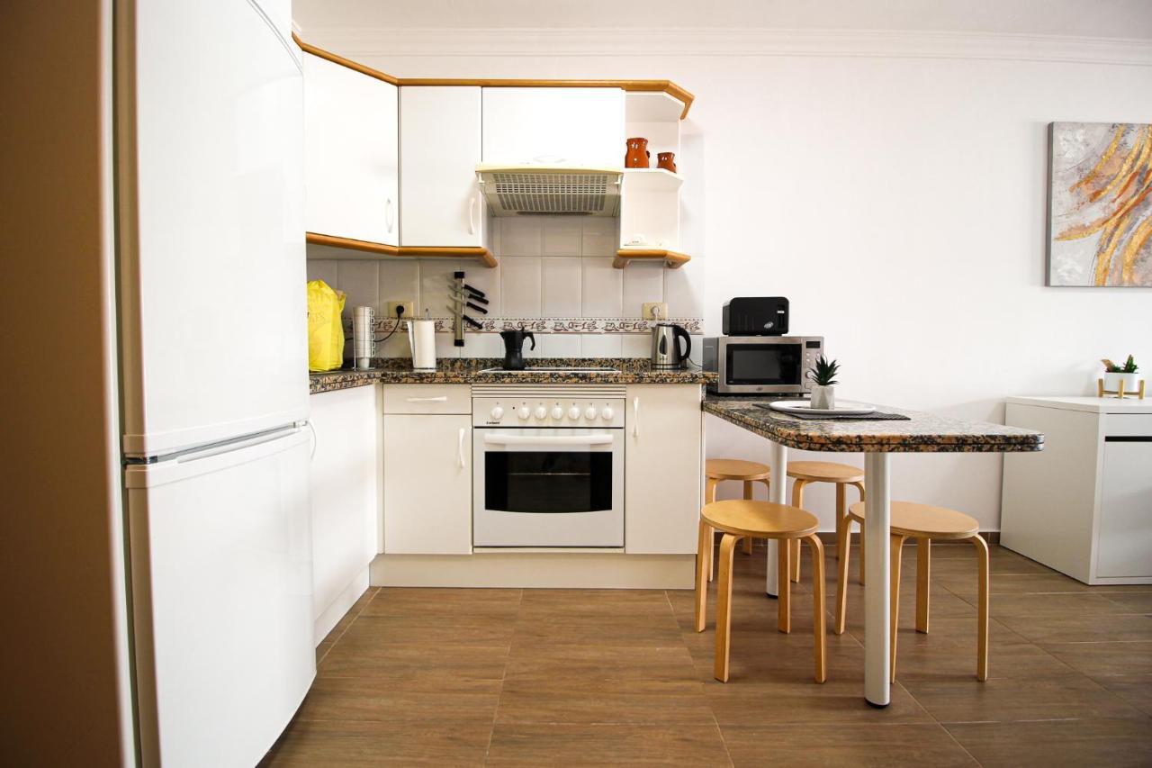 Beautiful Renovated Apartment With Air Conditioning Just Steps From The Sea In Playa San Juan Bagian luar foto