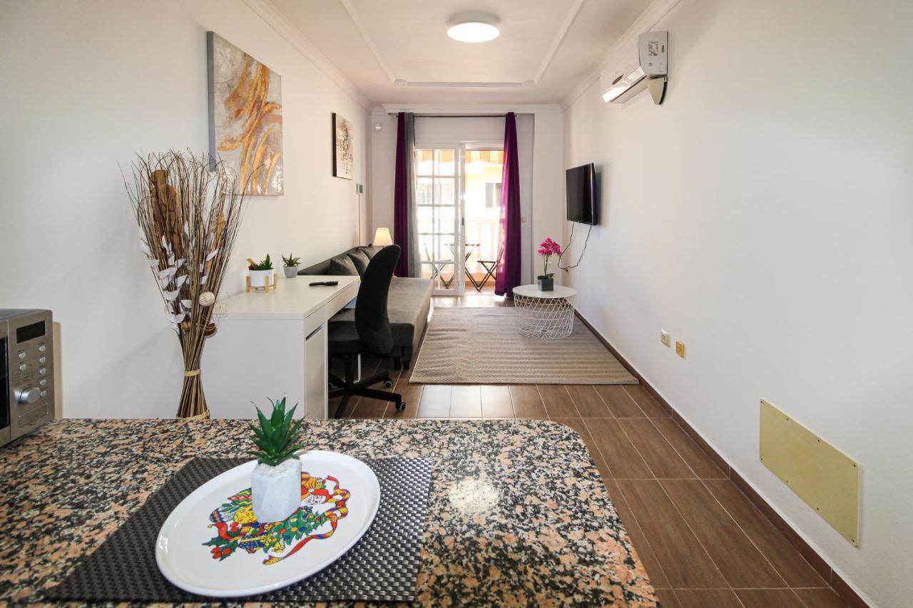 Beautiful Renovated Apartment With Air Conditioning Just Steps From The Sea In Playa San Juan Bagian luar foto
