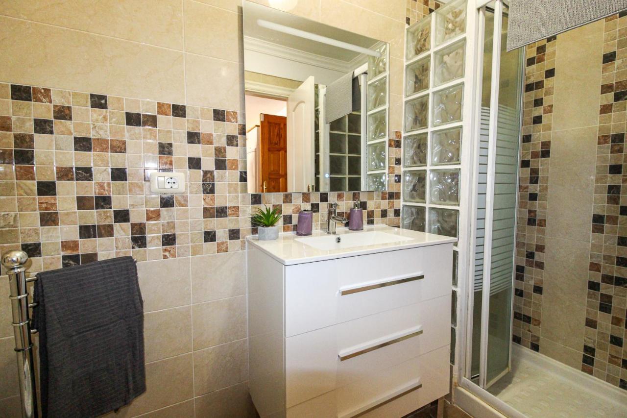 Beautiful Renovated Apartment With Air Conditioning Just Steps From The Sea In Playa San Juan Bagian luar foto