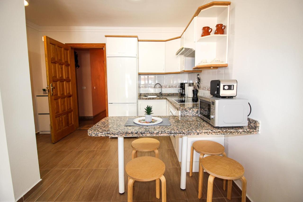 Beautiful Renovated Apartment With Air Conditioning Just Steps From The Sea In Playa San Juan Bagian luar foto