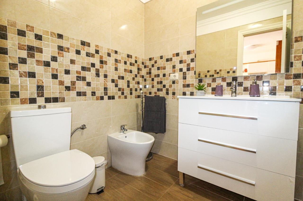 Beautiful Renovated Apartment With Air Conditioning Just Steps From The Sea In Playa San Juan Bagian luar foto