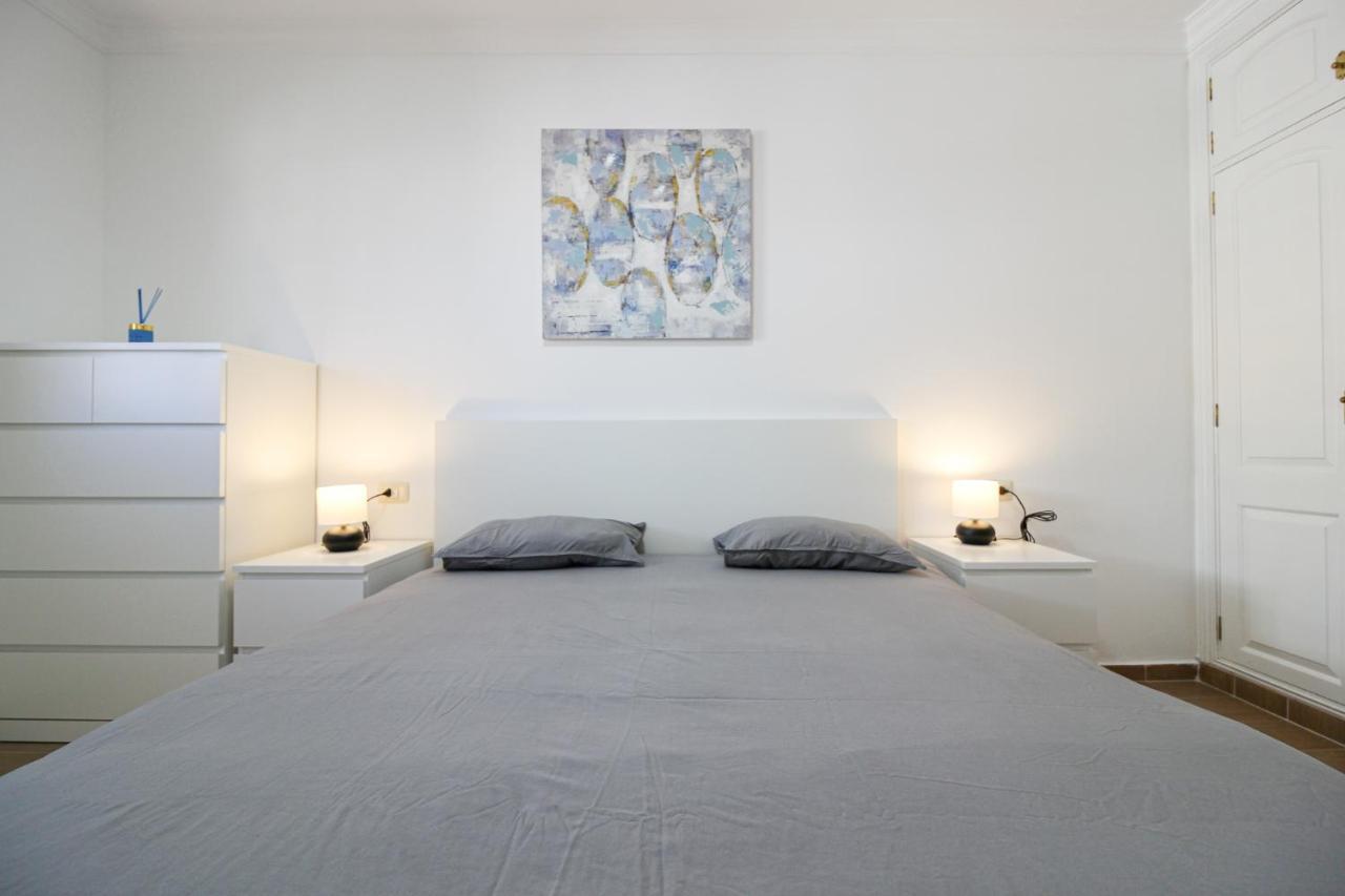 Beautiful Renovated Apartment With Air Conditioning Just Steps From The Sea In Playa San Juan Bagian luar foto